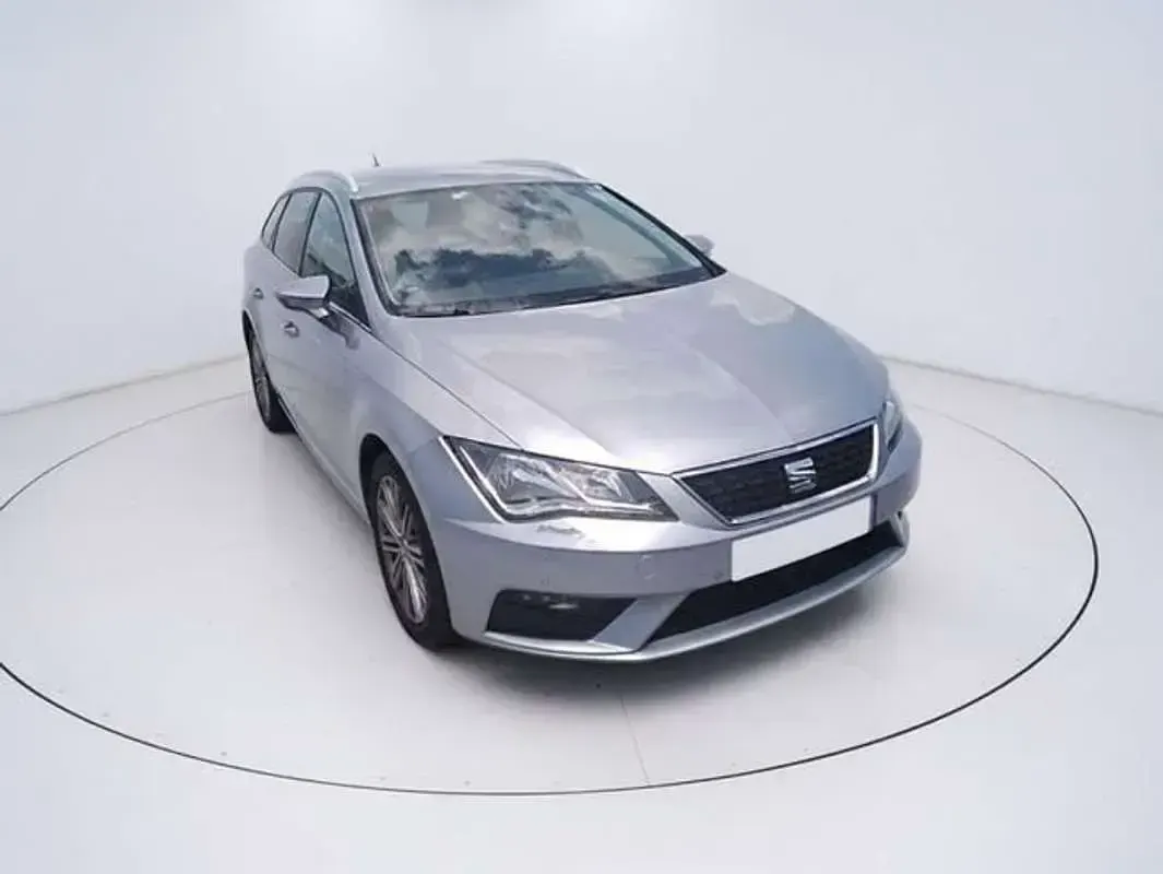 Usado Seat Leon ST XCELLENCE 131 CV (96 kW) 2021 Gris Familiar