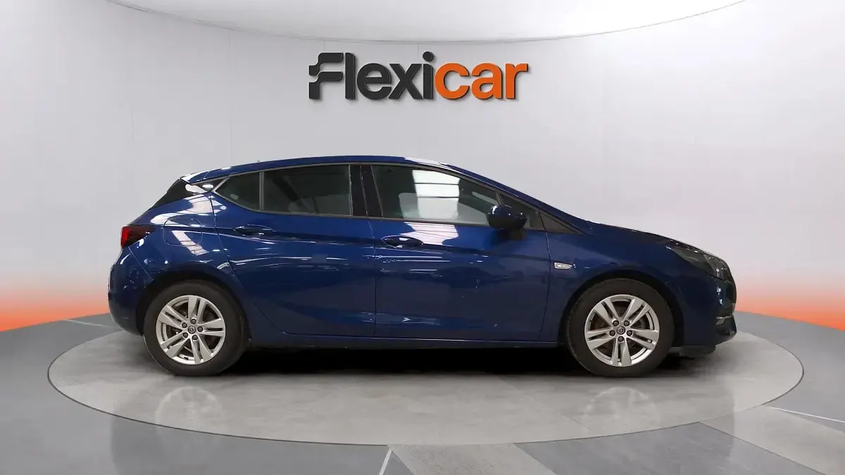 Usado Opel Astra Business Elegance 145 CV (106 kW) 2020 Azul Familiar