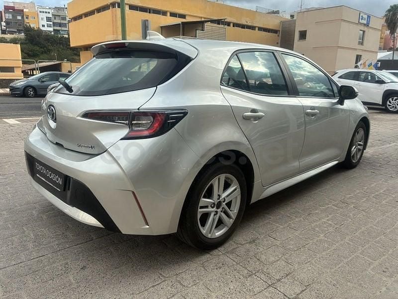 Usado Toyota Corolla Eco 140 CV (102 kW) 2023 Gris / plata Berlina