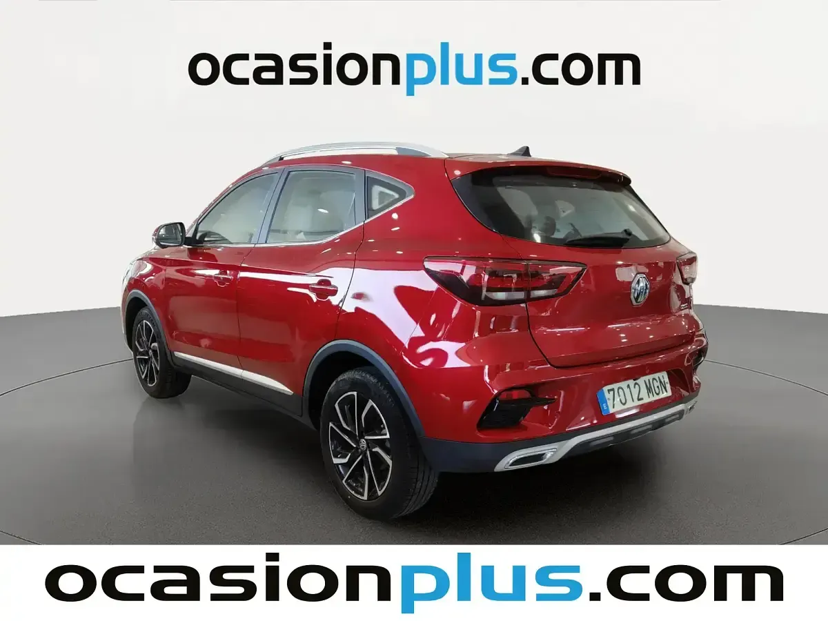 Usado MG ZS Luxury 111 CV (81 kW) 2023 Rojo SUV
