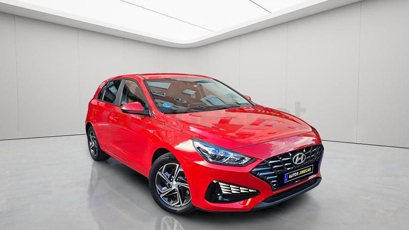 Usado Hyundai i30 120 CV (88 kW) 2022 Rojo Berlina