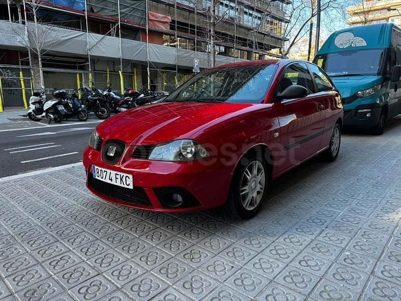 Usado Seat Ibiza Reference 100 CV (73 kW) 2007 Rojo Utilitario