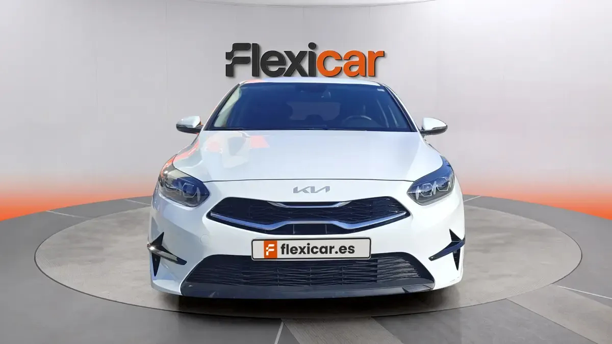 Usado Kia Ceed 100 CV (73 kW) 2022 Blanco Utilitario