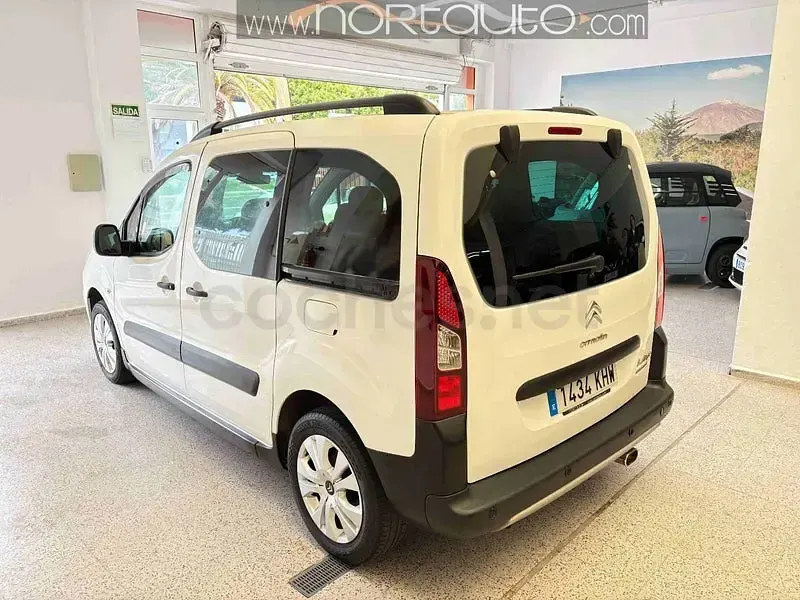 Käytetty Citroën Berlingo Shine 102 HP (75 kW) 2018 Valkoinen Tila-auto