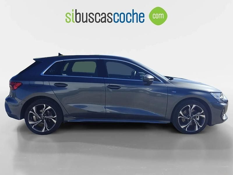 Usado Audi A3 Sportback e-tron S-Line 204 CV (150 kW) 2025 Gris/plata Utilitario