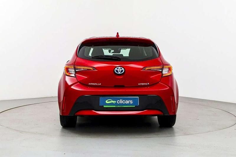 Usado Toyota Corolla Active 98 CV (72 kW) 2019 Rojo Berlina