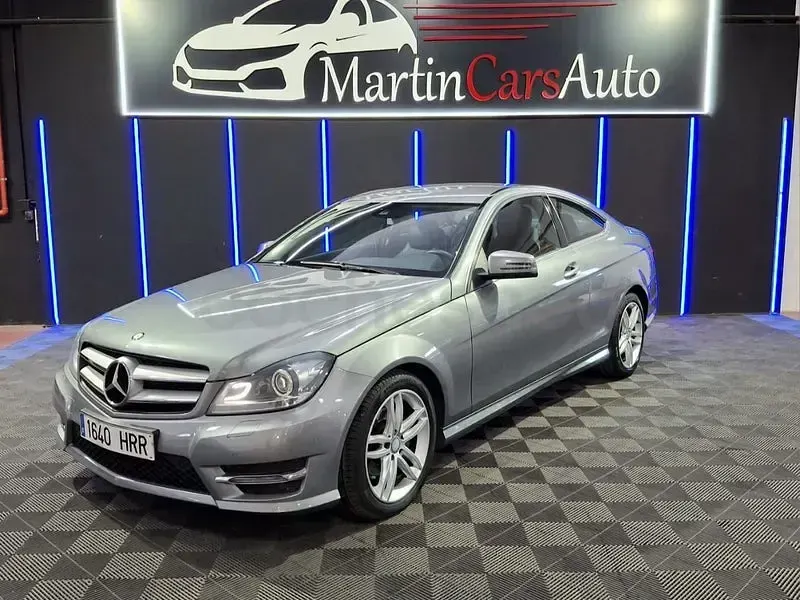 Usado Mercedes C220 AMG 170 CV (125 kW) 2013 Gris / plata Coupe
