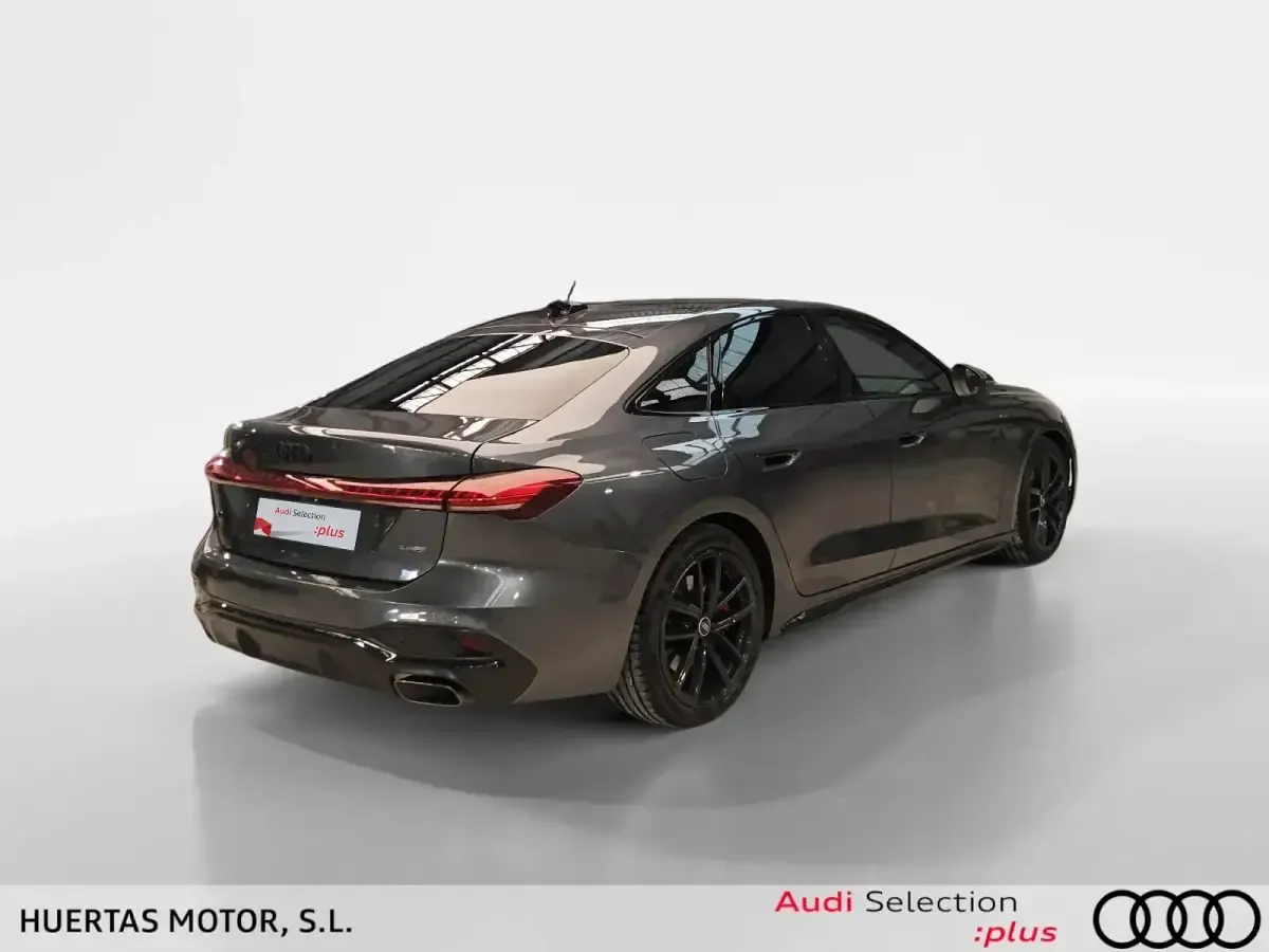 Usado Audi A5 Basis 299 CV (219 kW) 2025 Gris Berlina