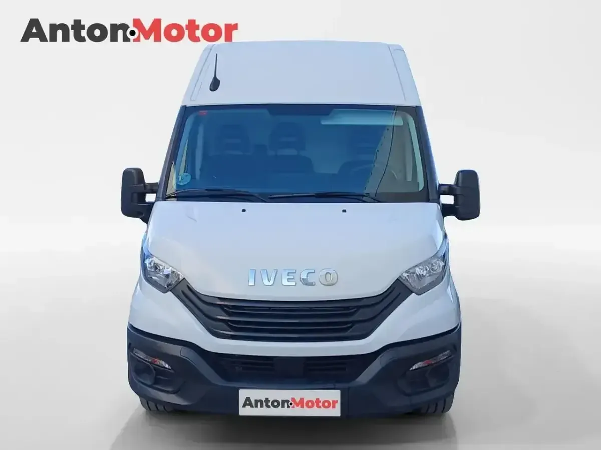 Usado Iveco Daily 156 CV (114 kW) 2023 Blanco Berlina
