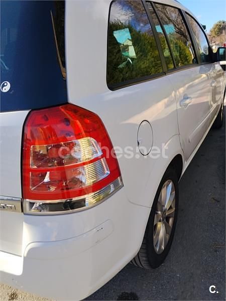 Usado Opel Zafira Family 110 CV (80 kW) 2013 Blanco Monovolumen