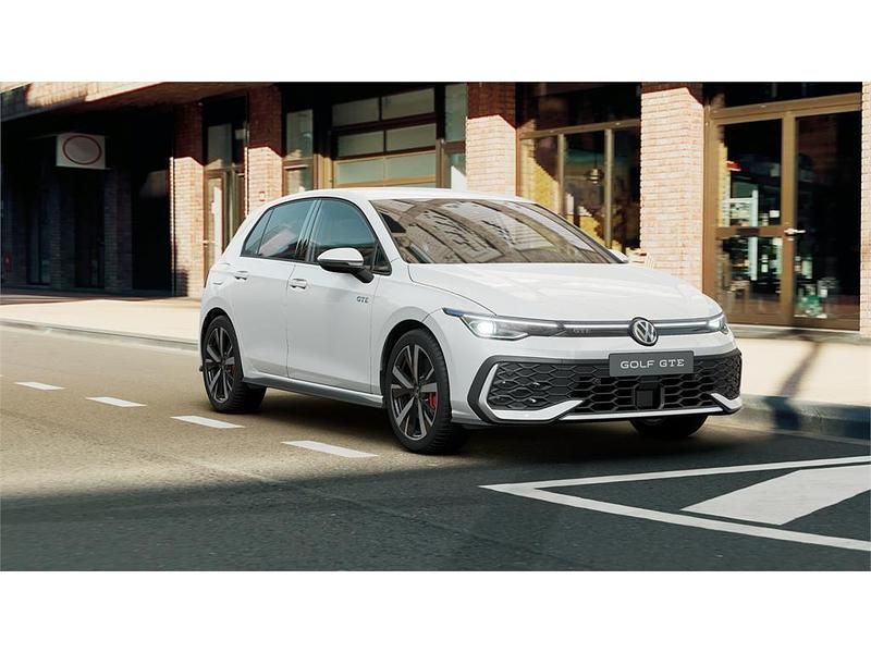 Nuevo VW Golf VIII GTE 272 CV (200 kW) 2025 Blanco y punto Berlina