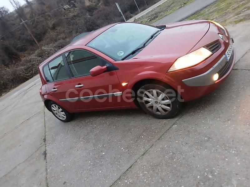 Granate Usado 2007 Renault Mégane II Dynamique Berlina | 1850 € (Buen precio) - Imagen 1/4
