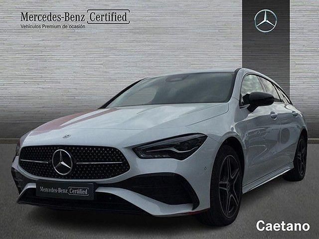 Usado Mercedes CLA250e Shooting Brake AMG line 218 CV (160 kW) 2024 Blanco digital Familiar