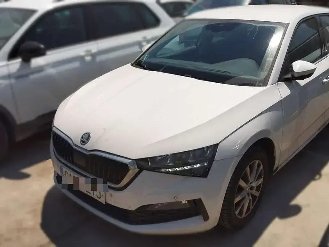 Usado Skoda Scala Ambition 95 CV (69 kW) 2022 Blanco Utilitario