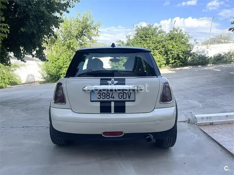 Usado Mini Cooper D 110 CV (80 kW) 2008 Beige Utilitario