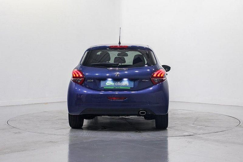 Usado Peugeot 208 GT-line 120 CV (88 kW) 2017 Azul Utilitario