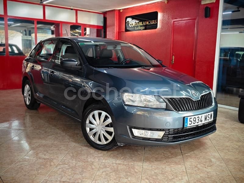 Gris / plata Usado 2014 Skoda Rapid Elegance Berlina | 6750 € (Precio justo) - Imagen 1/4