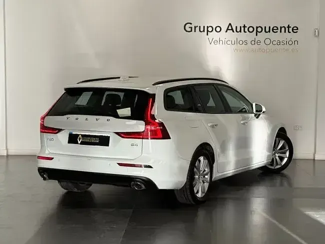 Usado Volvo V60 Momentum 197 HP (144 kW) 2021 Branco Carrinha