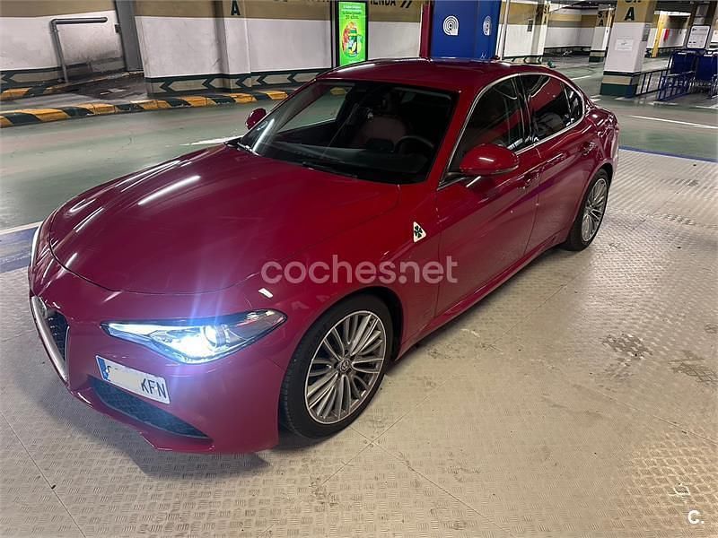 Usado Alfa Romeo Giulia Super 180 CV (132 kW) 2018 Rojo Berlina