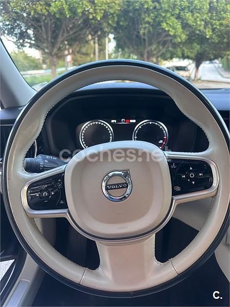Usado Volvo V60 190 CV (139 kW) 2019 Negro Familiar