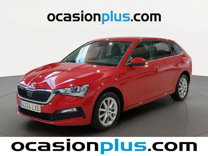 Usado Skoda Scala Ambition 110 CV (80 kW) 2022 Rojo Utilitario