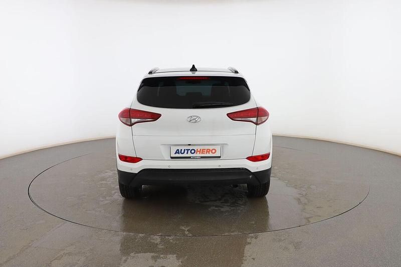 Usado Hyundai Tucson 140 CV (102 kW) 2016 Blanco SUV