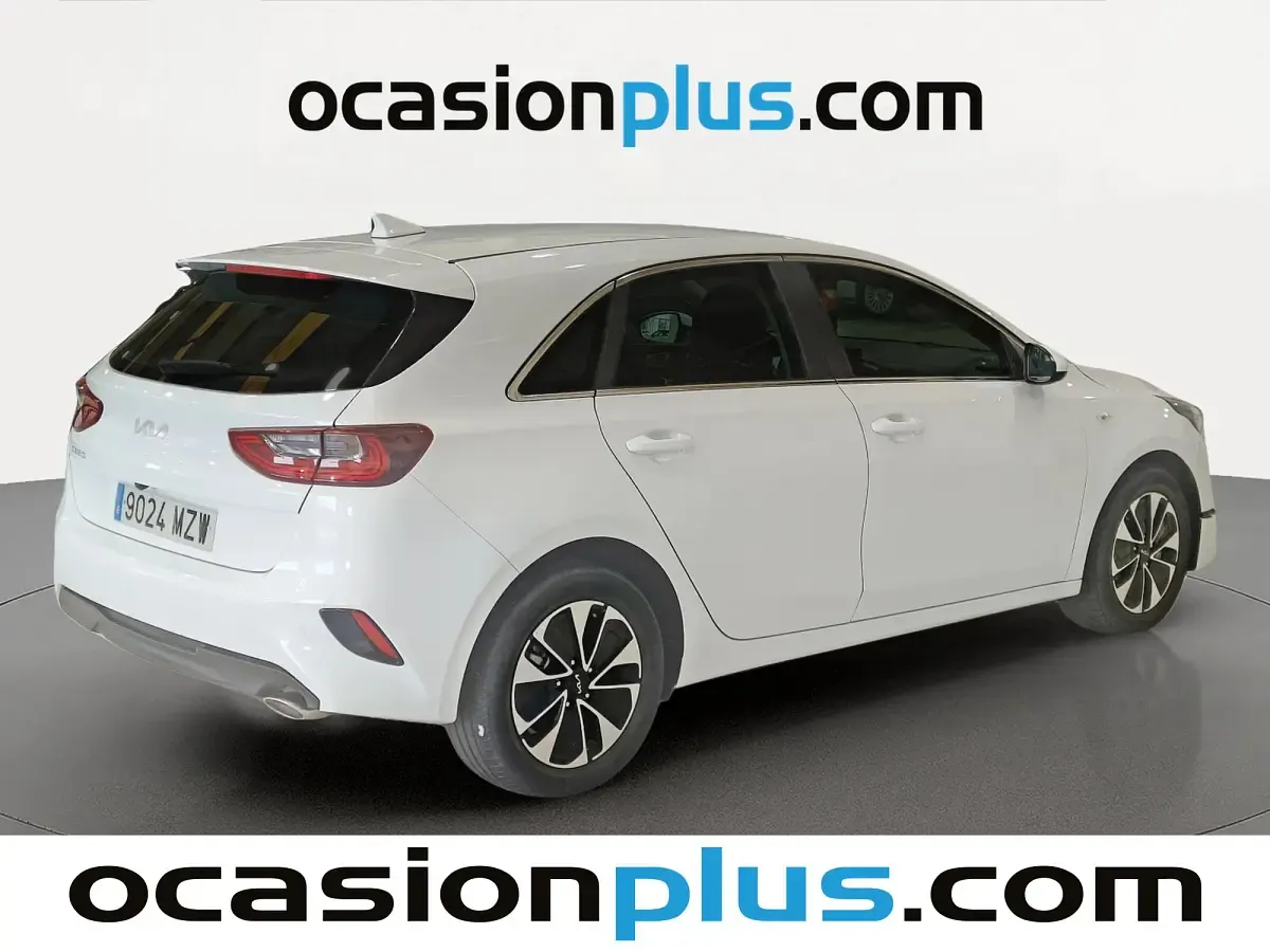 Usado Kia Ceed 100 CV (73 kW) 2025 Blanco Utilitario