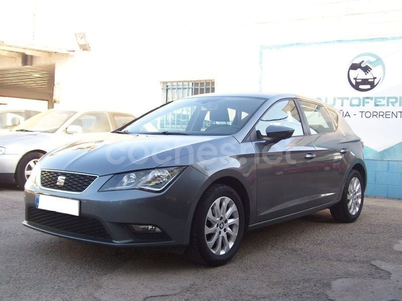 Usado Seat Leon Style 110 CV (80 kW) 2015 Gris / plata Berlina