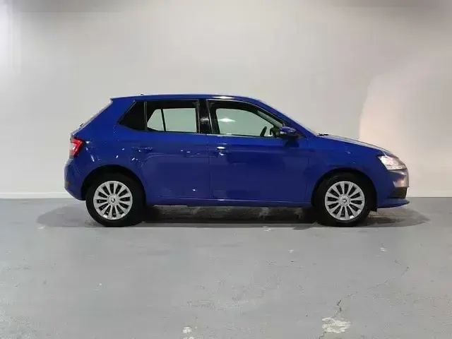 Usado Skoda Fabia Ambition 60 CV (44 kW) 2020 Azul Utilitario