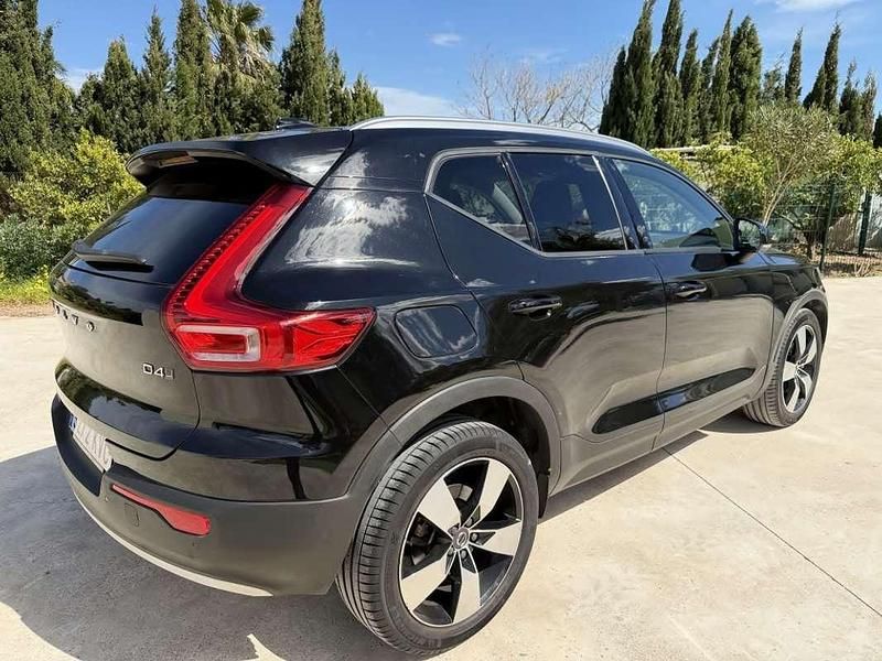 Usado Volvo XC40 Momentum 190 CV (139 kW) 2019 Negro SUV