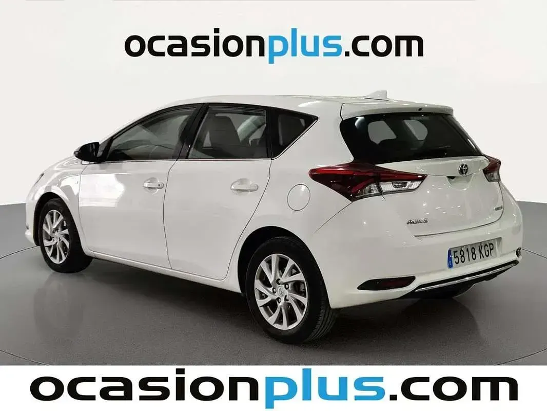 Usado Toyota Auris Hybrid Active 136 CV (100 kW) 2018 Blanco Utilitario