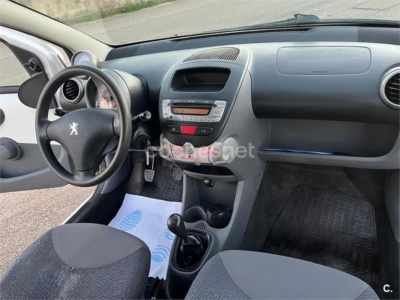 Usado Peugeot 107 68 CV (50 kW) 2007 Blanco Utilitario