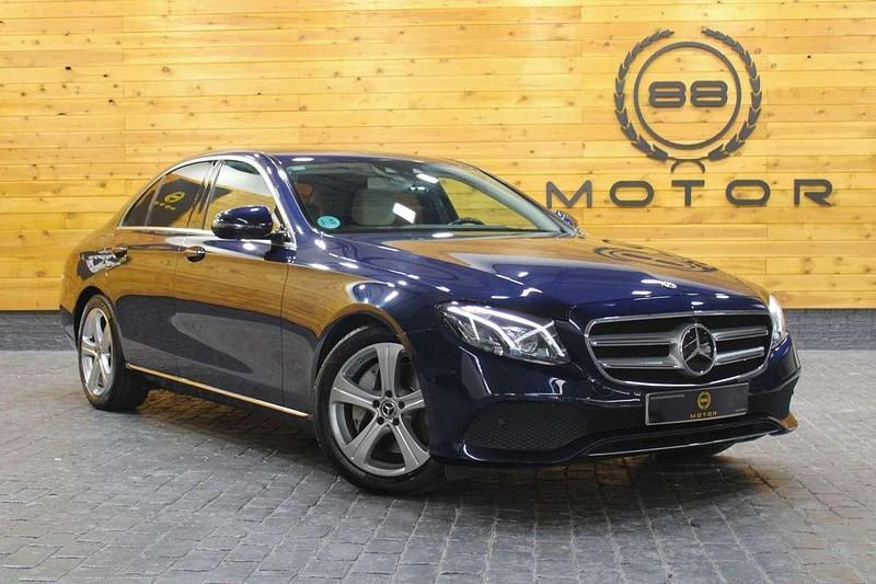 Azul Usado 2018 Mercedes E350 Berlina | 37.970 € (Caro) - Imagen 1/4