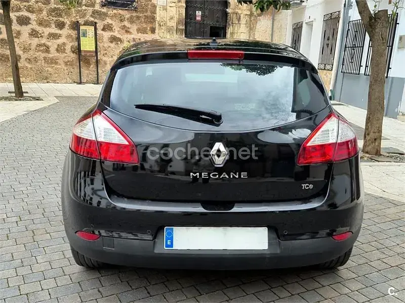 Usado Renault Mégane LIMITED 115 CV (84 kW) 2014 Negro Berlina