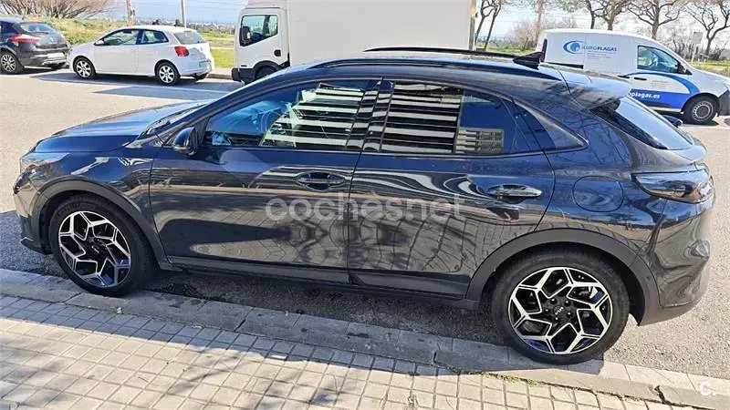 Usado Kia XCeed GT-Line 136 CV (100 kW) 2023 Gris / plata SUV