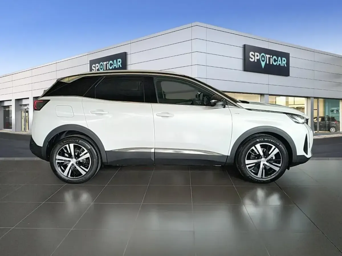 Usado Peugeot 3008 GT 130 CV (95 kW) 2022 Blanco SUV