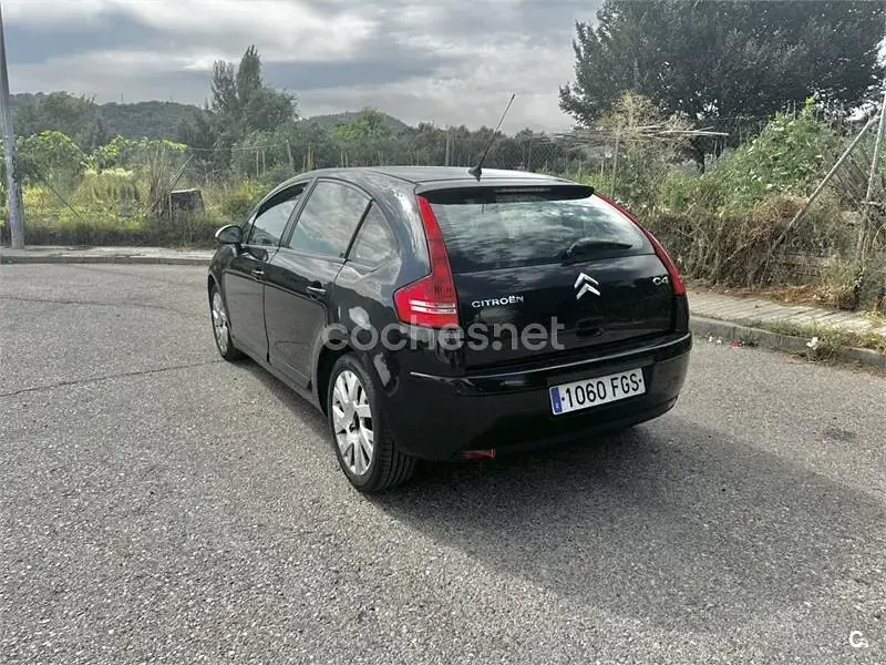 Usado Citroën C4 VTR Sport 110 CV (80 kW) 2006 Negro Berlina