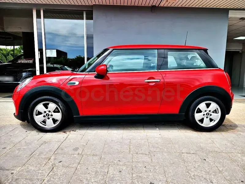 Usado Mini ONE 102 CV (75 kW) 2018 Rojo Utilitario