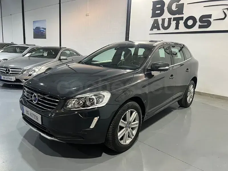 Usado Volvo XC60 Kinetic 150 CV (110 kW) 2017 Azul SUV