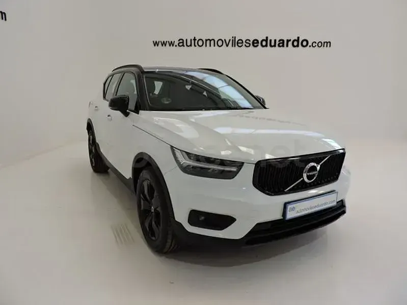 Usado Volvo XC40 Momentum 163 CV (119 kW) 2021 Blanco SUV