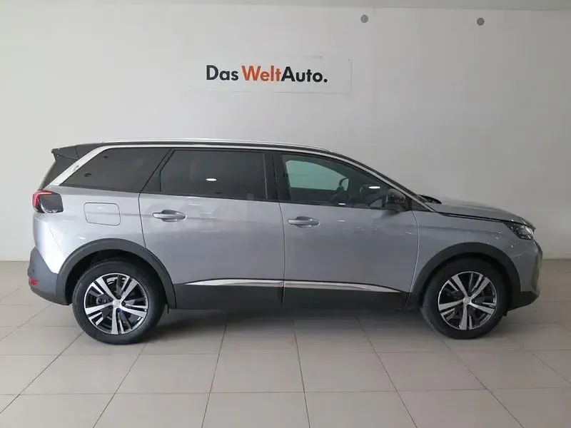Käytetty Peugeot 5008 Allure 130 HP (95 kW) 2023 Harmaa Katumaasturi