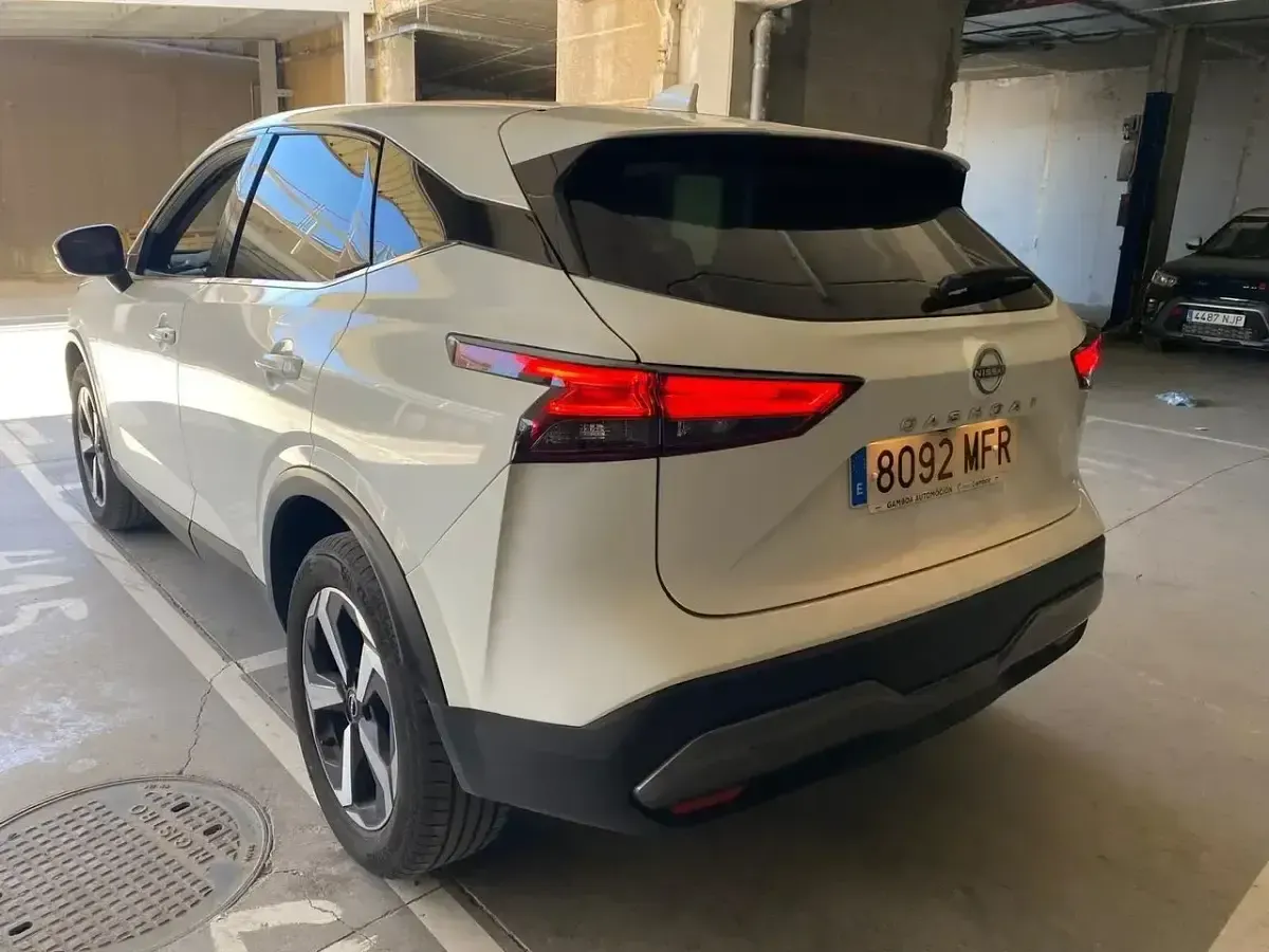Usado Nissan Qashqai N-Connecta 140 CV (102 kW) 2023 Blanco SUV