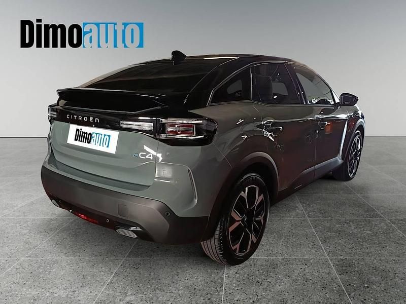 Uusi Citroën e-C4 114 kW (156 HP) 2025 Vihreä Sedan