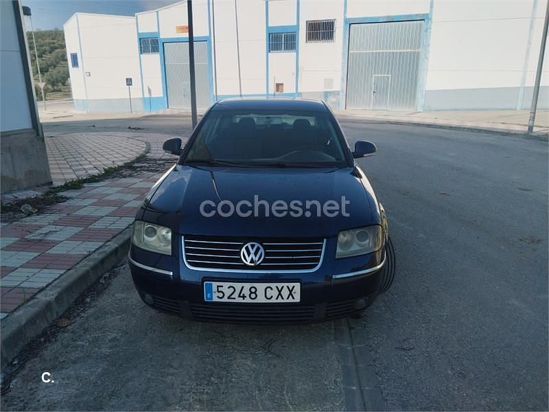 Usado VW Passat Comfortline 130 CV (95 kW) 2004 Azul Berlina