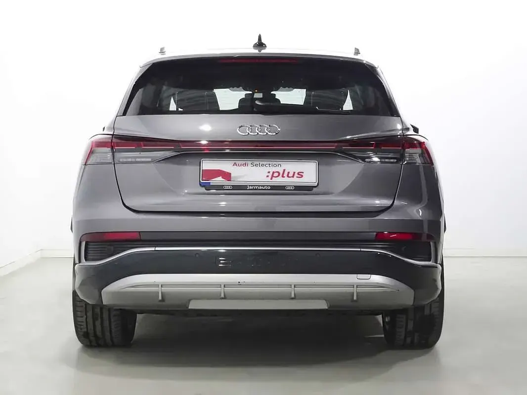 Usado Audi Q4 e-tron S-Line 150 kW (204 CV) 2023 Gris SUV
