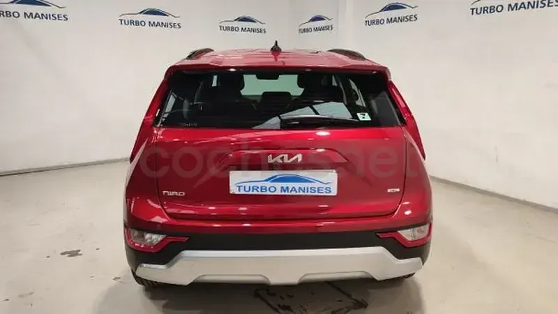 Usado Kia Niro 141 CV (103 kW) 2024 Rojo SUV