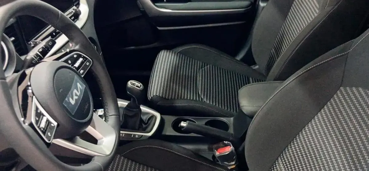 Usado Kia Ceed 101 CV (74 kW) 2025 Blanco Utilitario