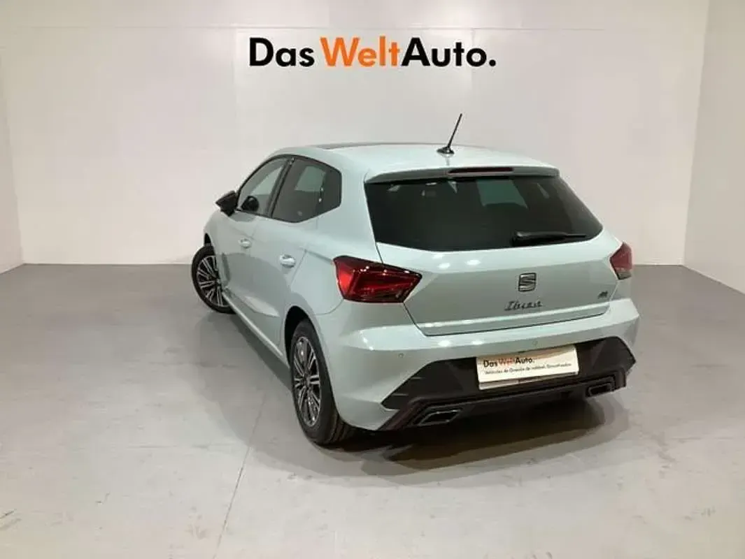 Usado Seat Ibiza FR 116 CV (85 kW) 2026 Gris Utilitario
