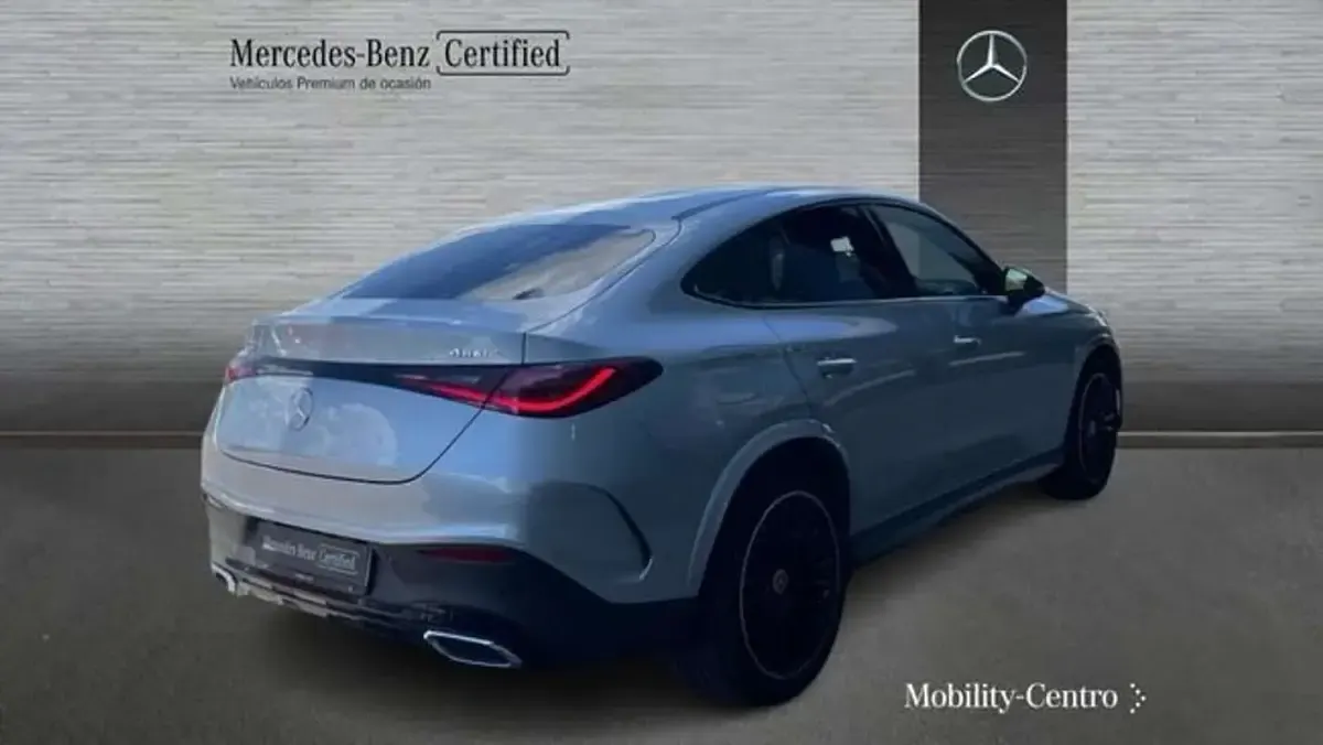 Usado Mercedes GLC300e 258 CV (189 kW) 2025 Plateado SUV