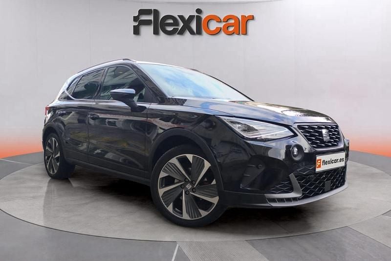 Negro Usado 2024 Seat Arona SUV | 20.290 € (Precio justo) - Imagen 1/4